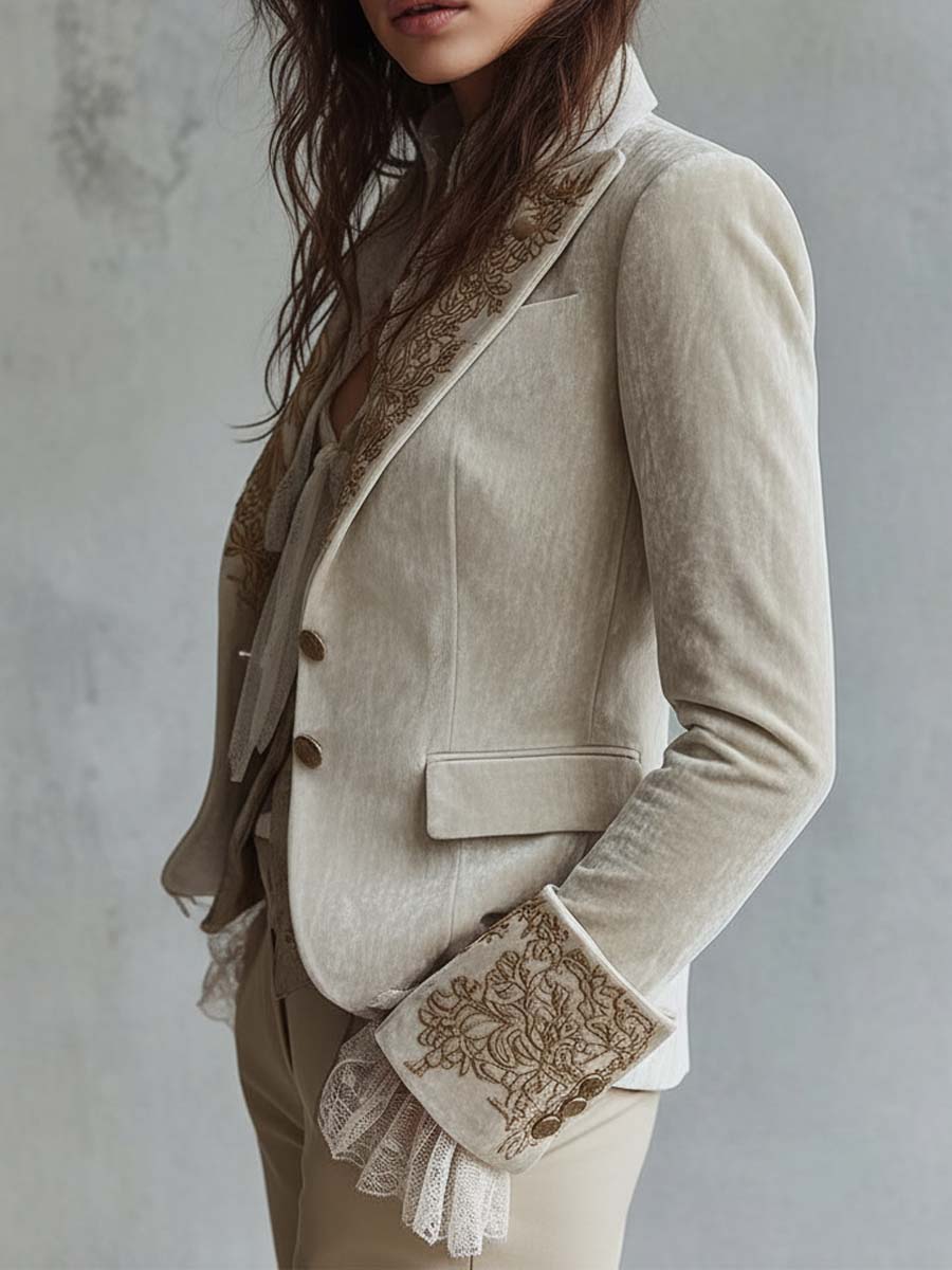 Blazer sartorial de mujer marfil bordado.