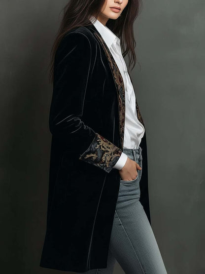 Blazer negro de mujer slim fit con solapas y estampado