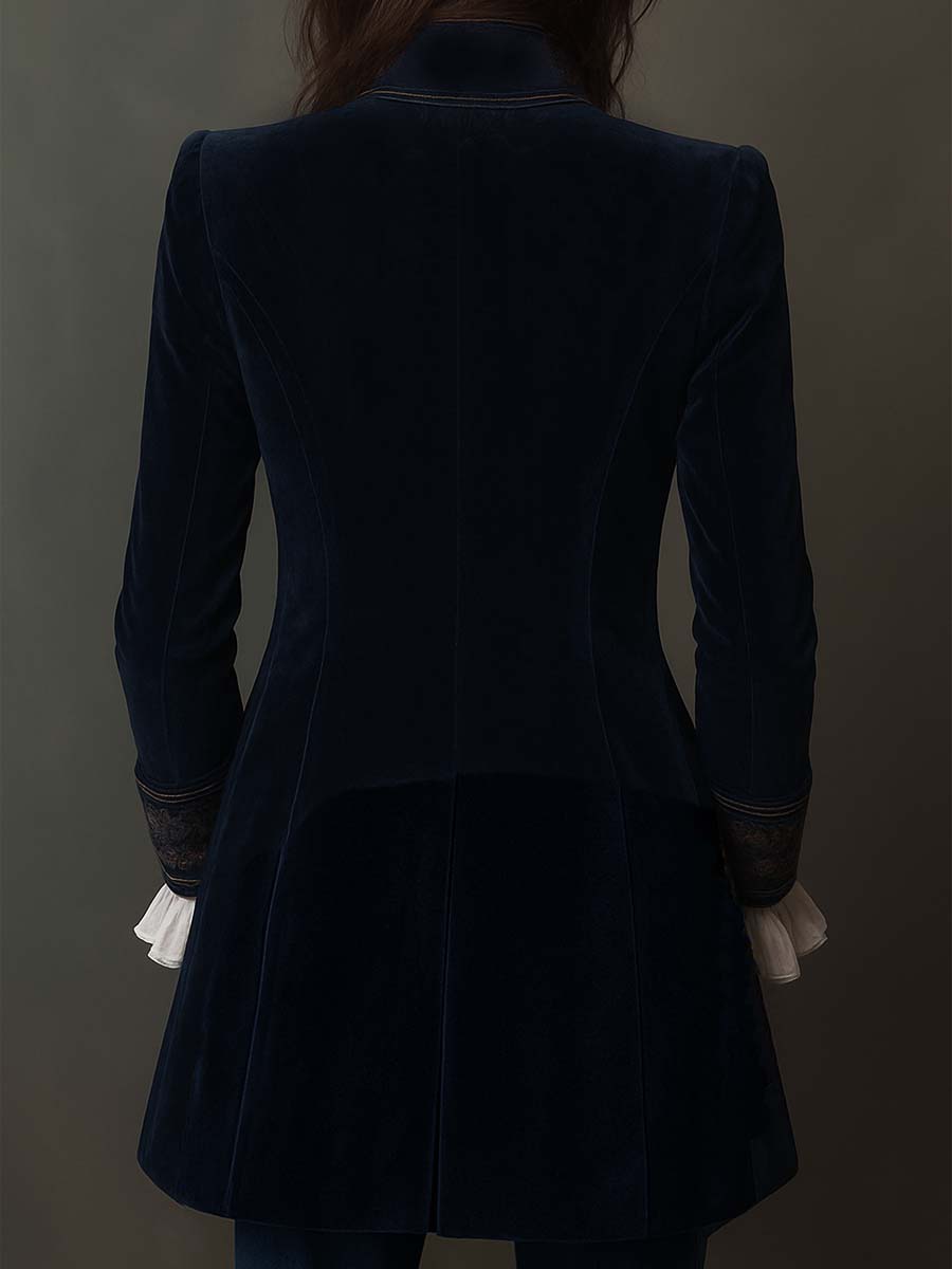 Chaqueta larga vintage de mujer azul marino bordada.