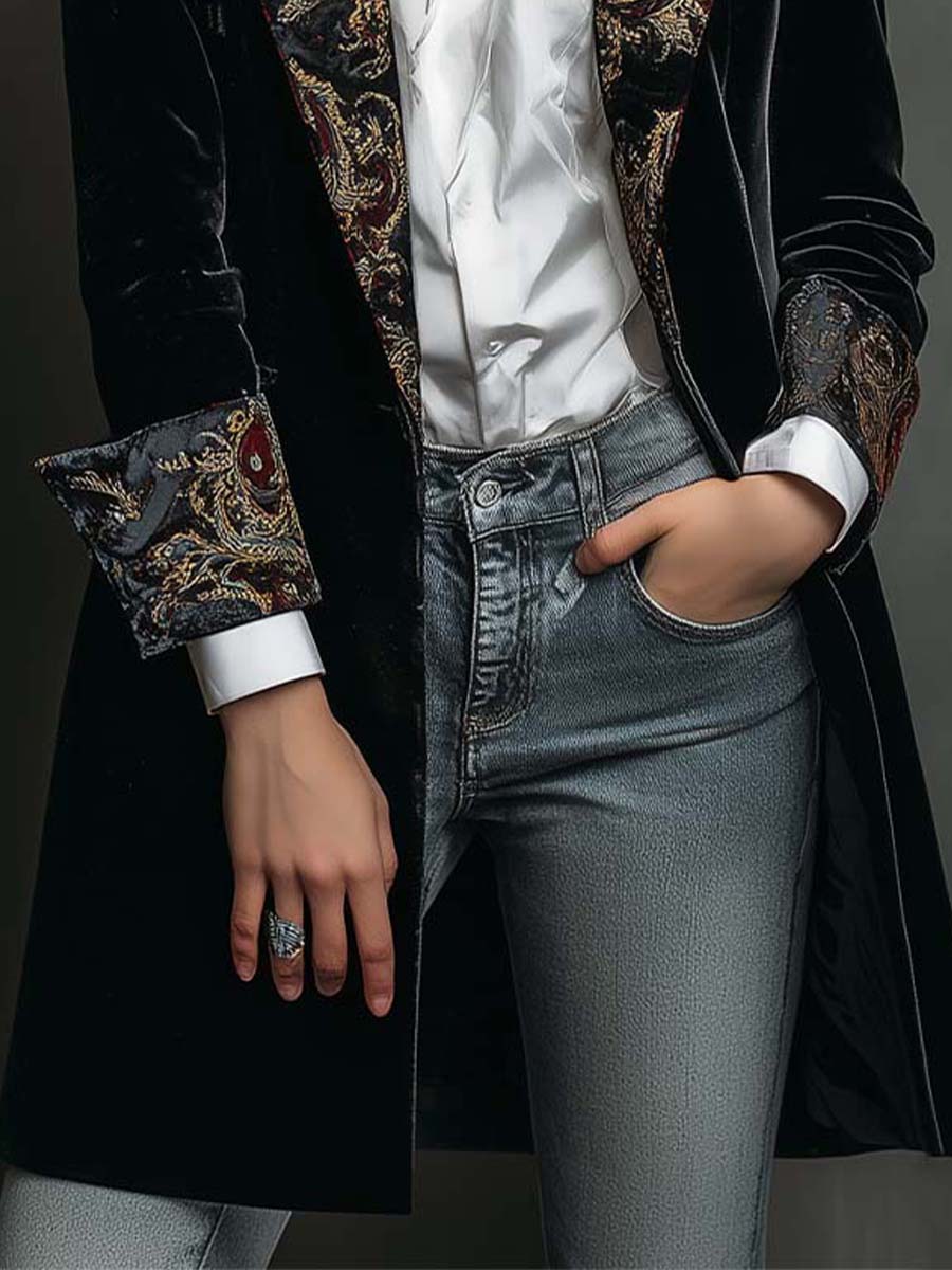 Blazer negro de mujer slim fit con solapas y estampado
