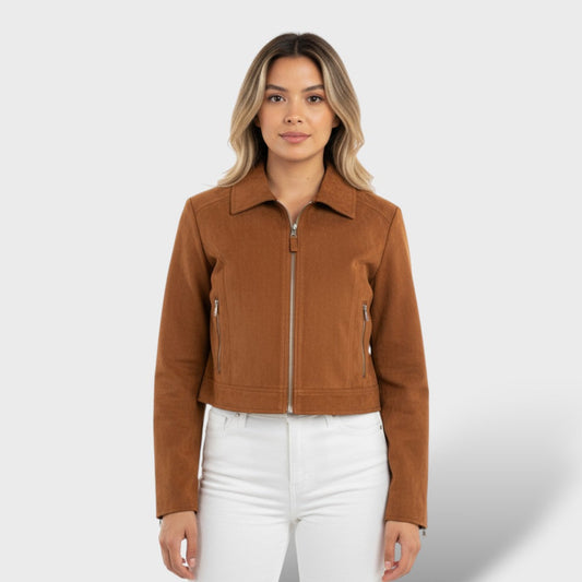 Chaqueta corta de otoño ante vintage mujer